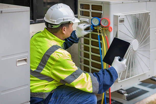 Professional Hvac technician working in Musella, GA